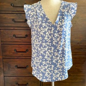 Flutter sleeve blouse